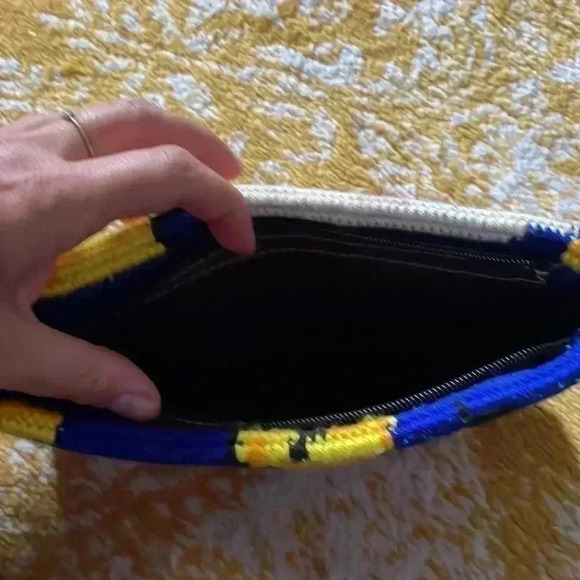 FERMINA DAZA crochet, tassel woven clutch handmade arte y tejido - Picture 3 of 3